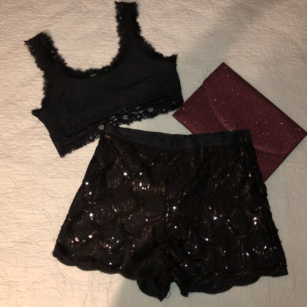 Sequence Scallop Shorts